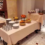 De La Paix Hotel 4*