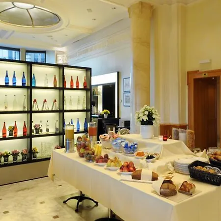 De La Paix Hotel