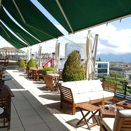 De La Paix Hotel
