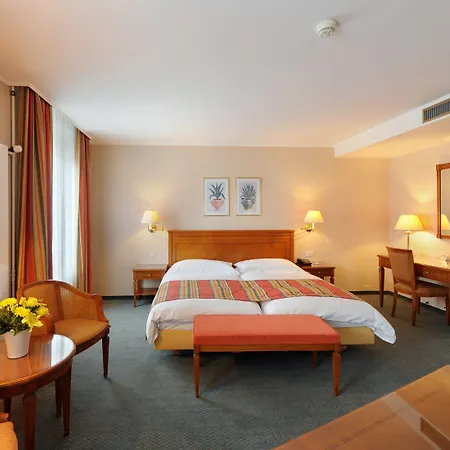 De La Paix Hotel 4*