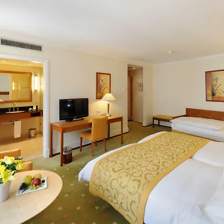 De La Paix Hotel 4*