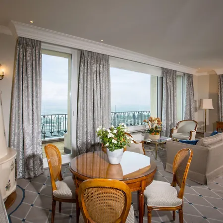 De La Paix Hotel 4*
