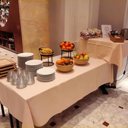 De La Paix Hotel 4*