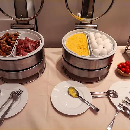 Otel De La Paix 4*