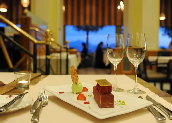 Отель De La Paix 4*