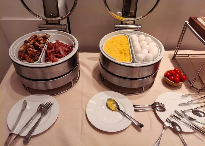 Отель De La Paix 4*