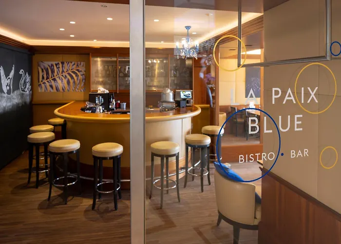 Отель De La Paix 4*